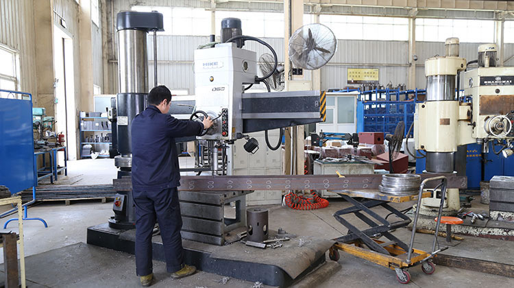 Radial drilling machine